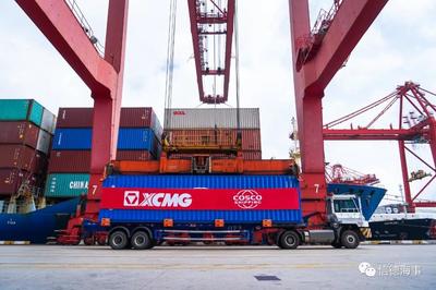 近1000台挖掘机等装进集装箱,中远海运开创中国工程机械行业出口新纪录